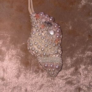 Elegant Beaded Pendant Necklace